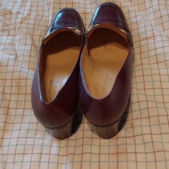 Shoes - Picture 2 of 11